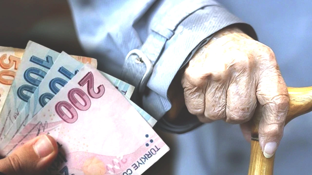 Bankalar, müşteri portföyünü genişletmek için farklı kampanya seçenekleri sunmayı sürdürüyor, bu sırada promosyon tutarları ise maaş aralıklarıyla orantılı olarak değişiklik gösteriyor. Özellikle yüksek maaş alan emeklilere daha cazip paketler sunulmakta.